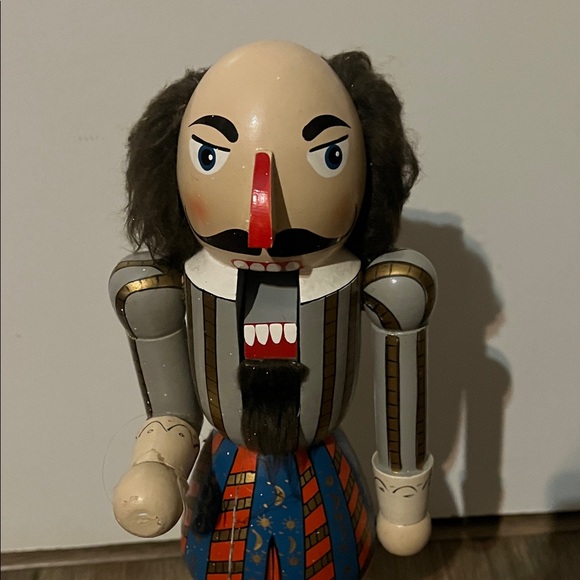 William Shakespeare Nutcracker  wooden Figurine - Picture 3 of 3